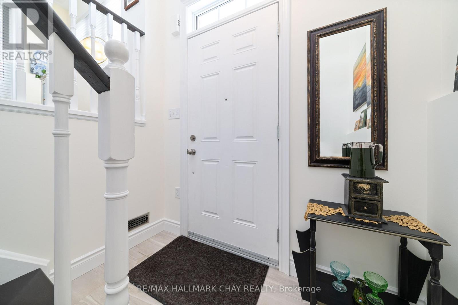 13 - 571 LONGWORTH AVENUE