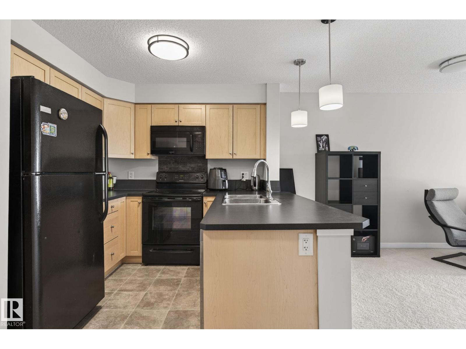 #307 3719 WHITELAW LN NW SW