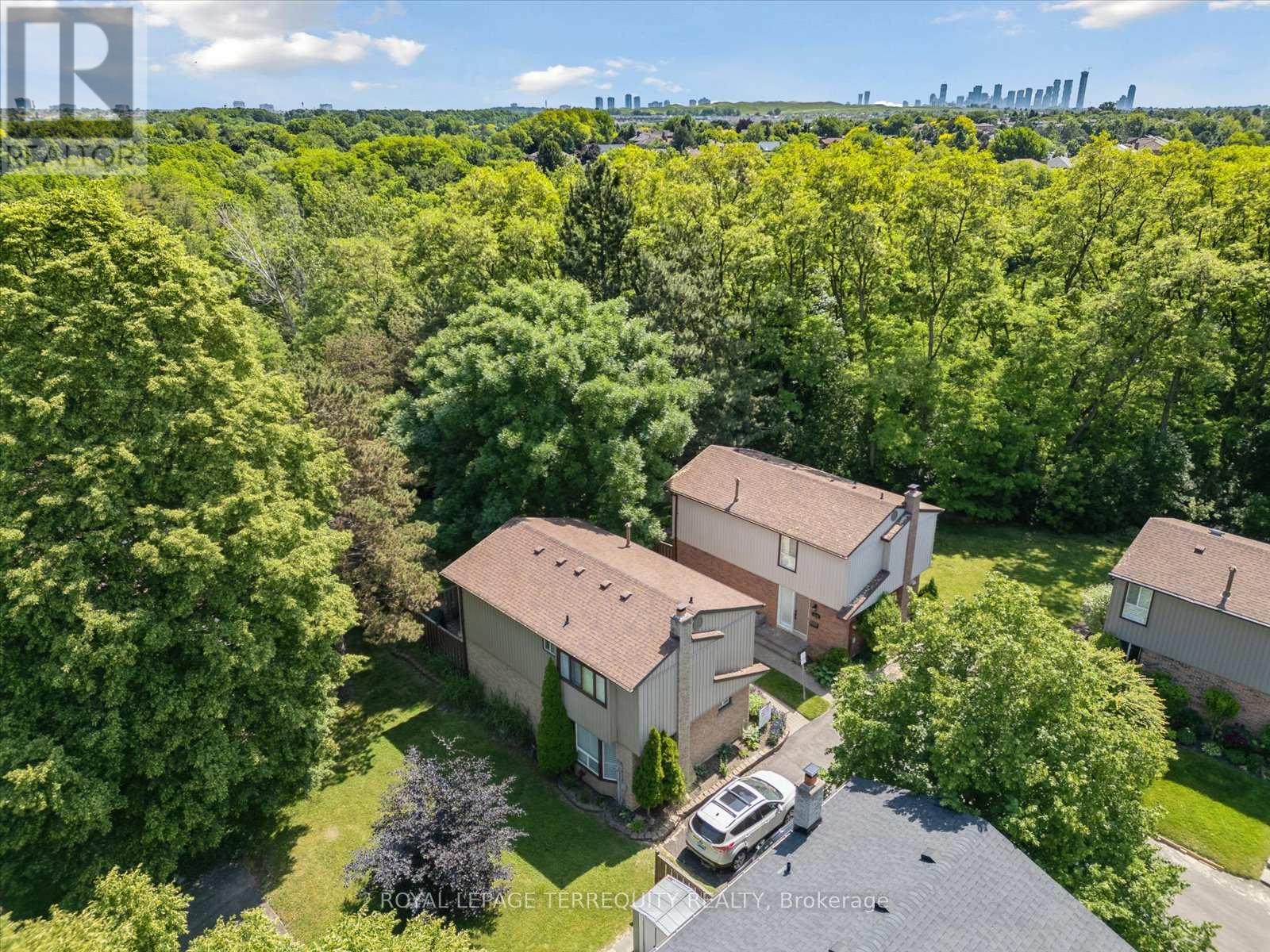 1825 HYDE MILL CRESCENT