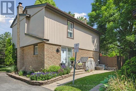 1825 HYDE MILL CRESCENT Mississauga (Streetsville) ON L5N0A7