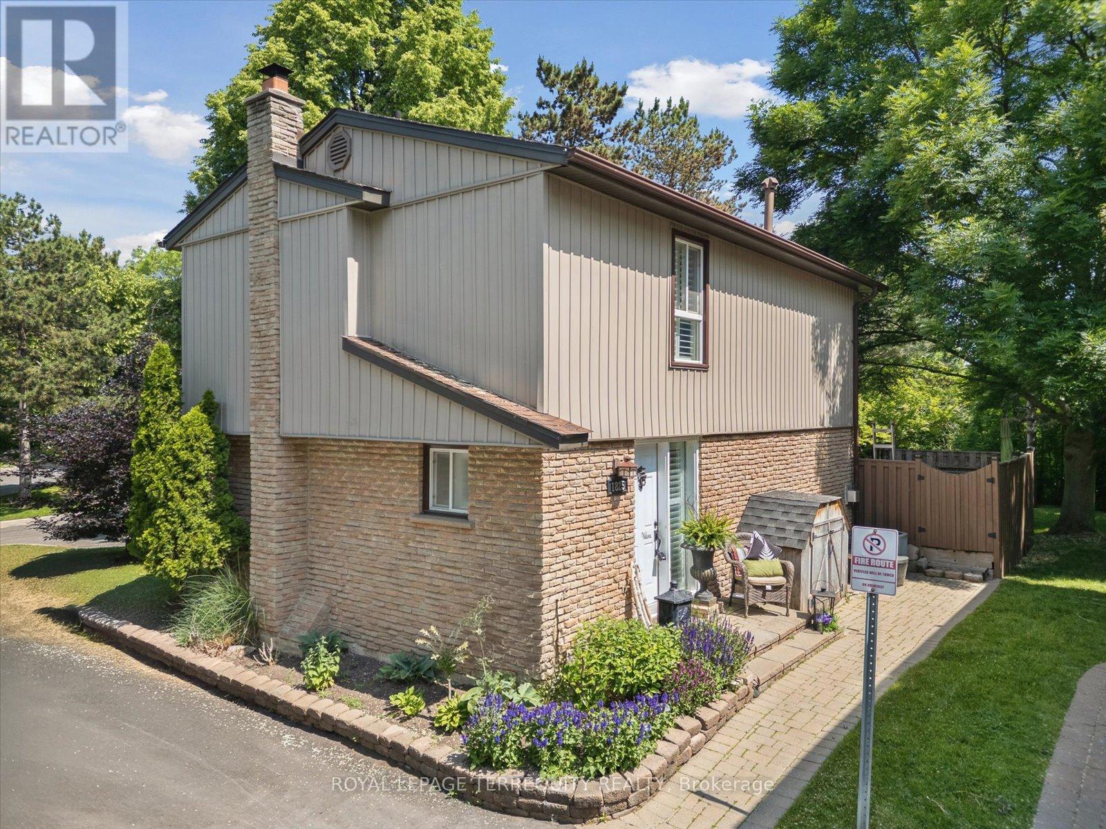 1825 HYDE MILL CRESCENT