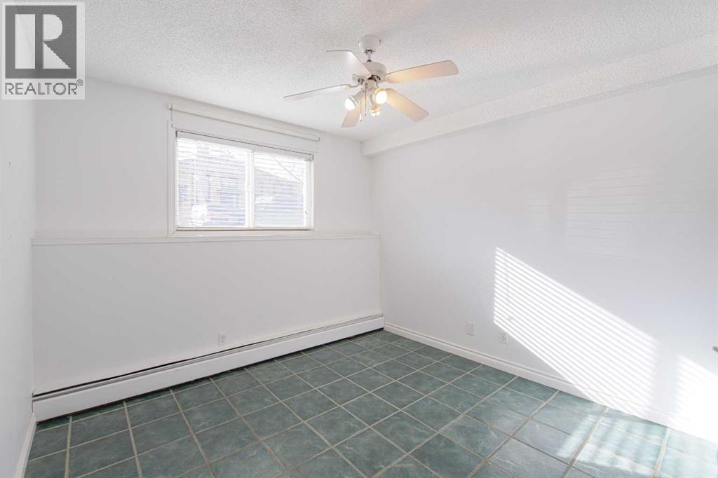 4, 104 Sabrina Way SW