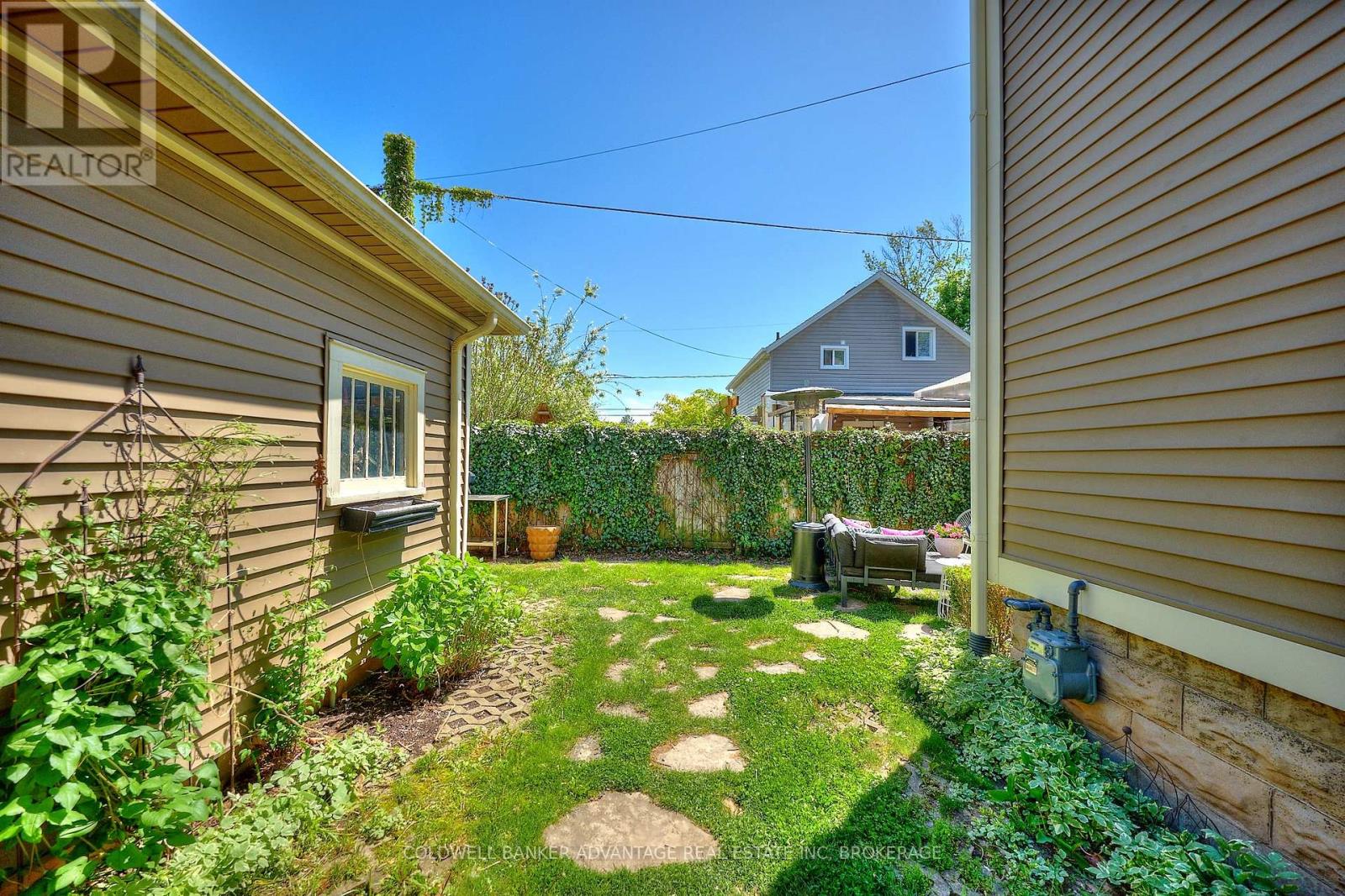 159 MERRITT STREET W