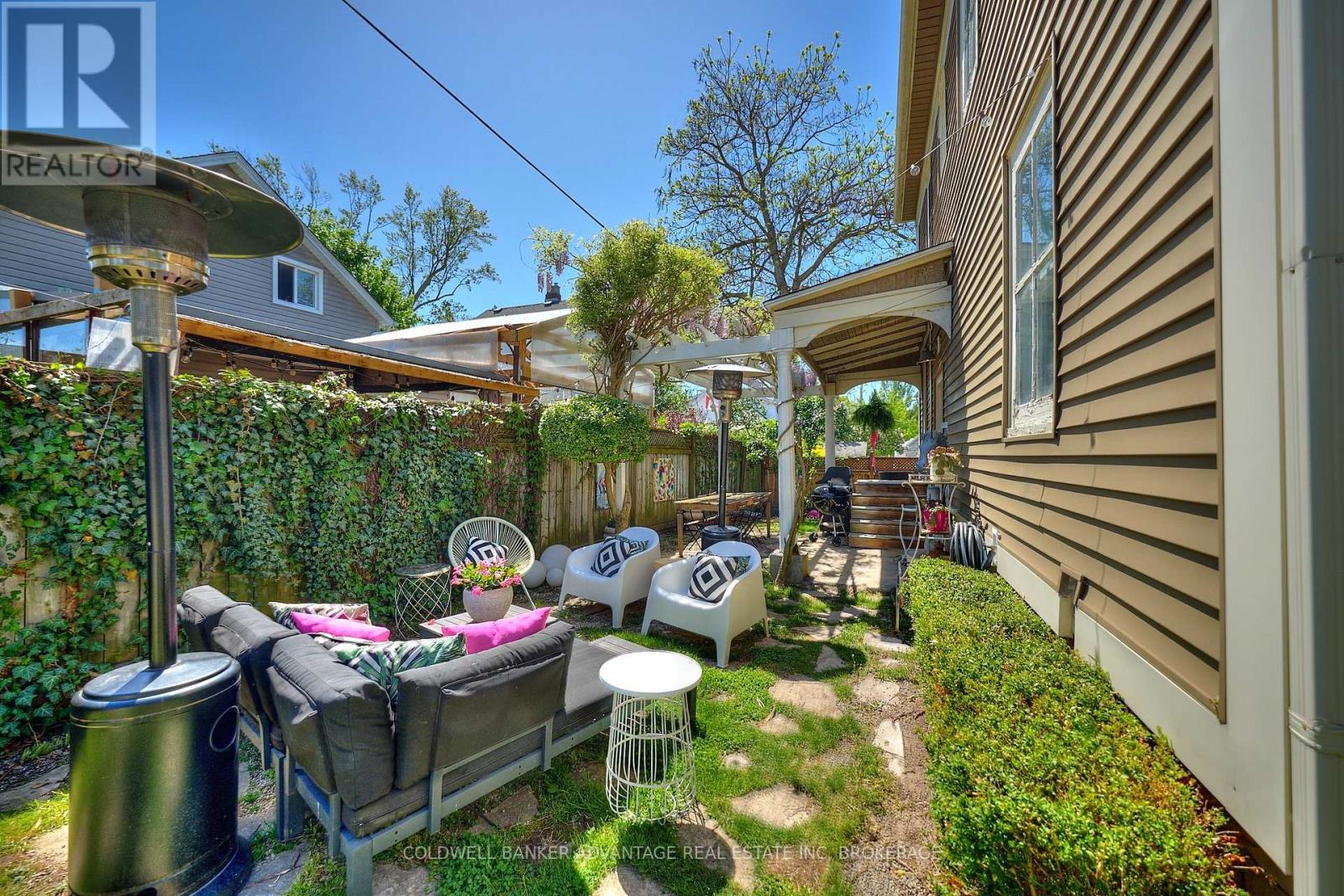 159 MERRITT STREET W