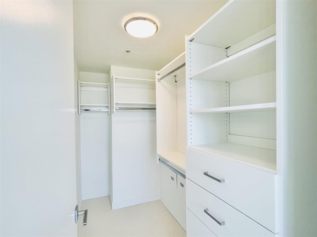 410 1588 JOHNSTON ROAD