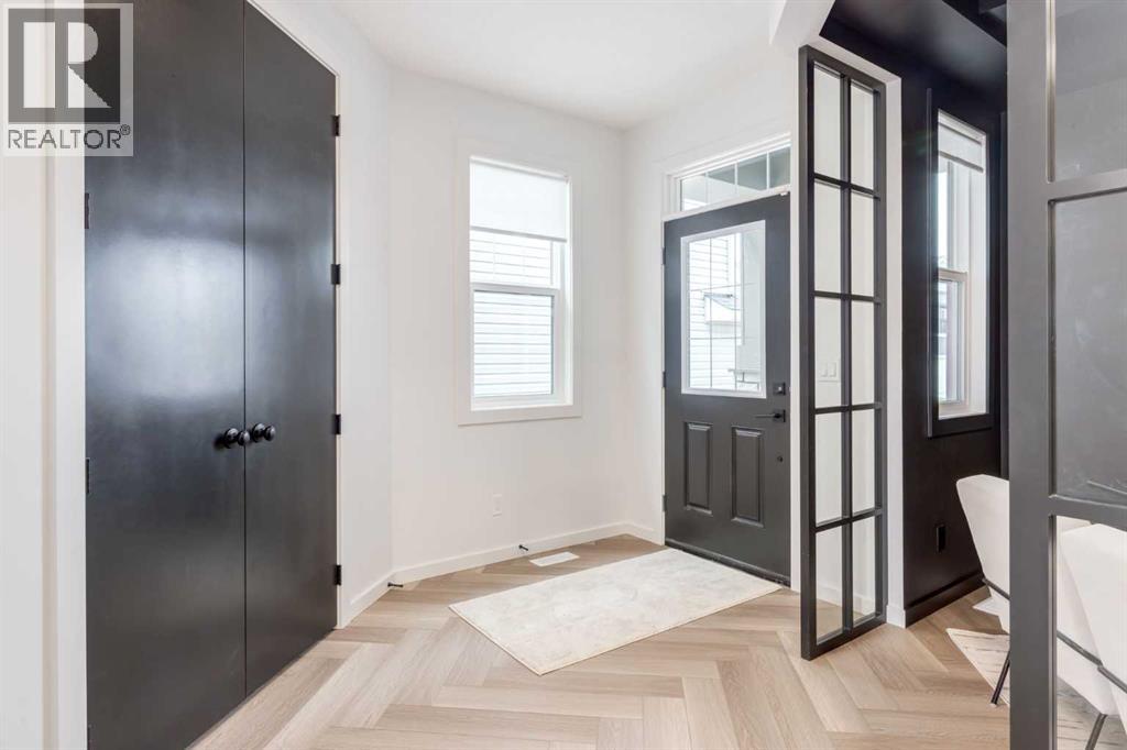 560 Walgrove Boulevard SE