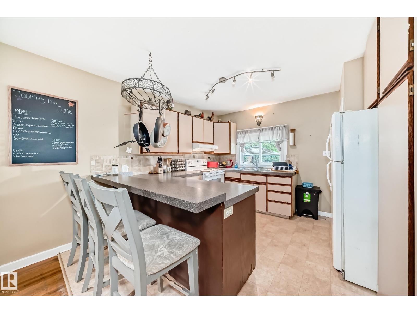8950 80 AV NW NW