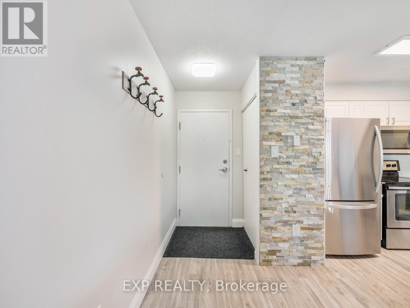 301 - 276 EIWO COURT