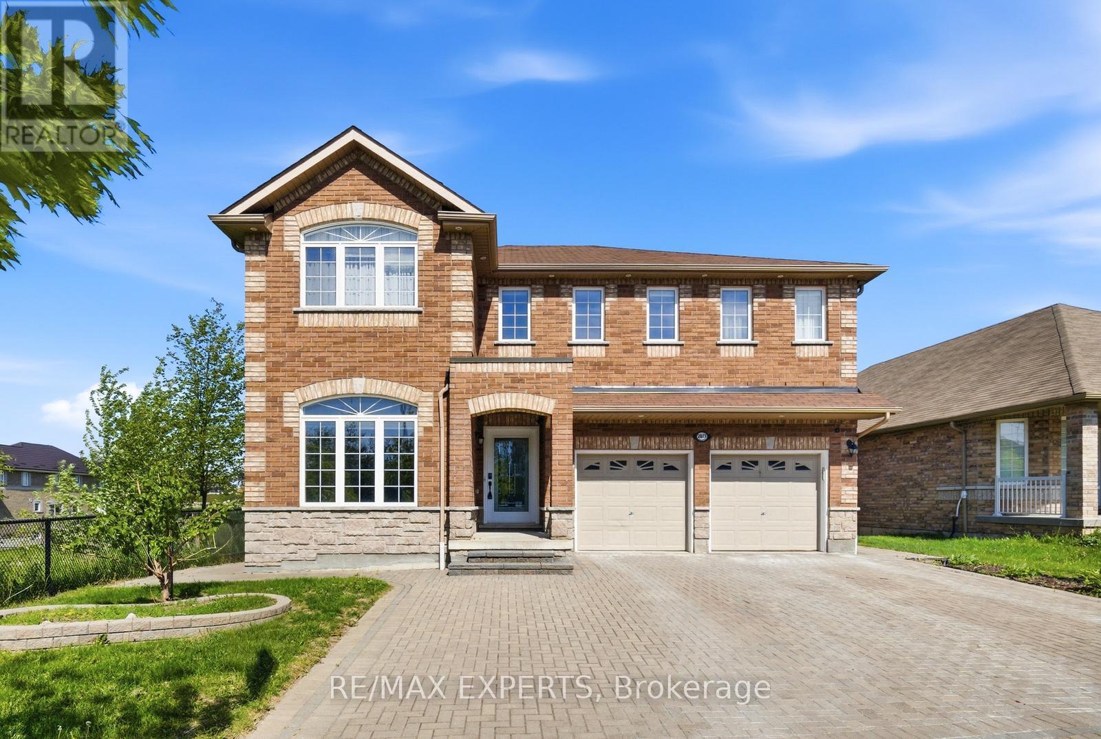 Photo 1 of 50 — 2071 GIBSON STREET, Innisfil (Alcona), ON L9S4B7