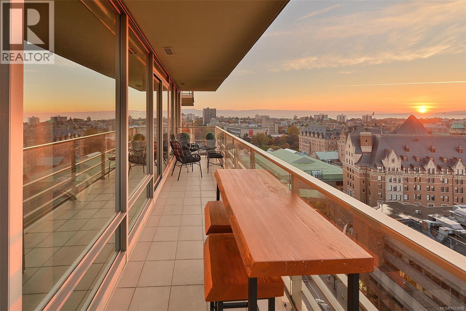 1605 707 Courtney St