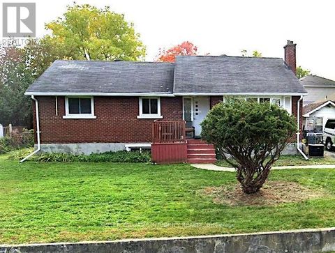176 OAKRIDGE BOULEVARD Ottawa ON K2G2V2