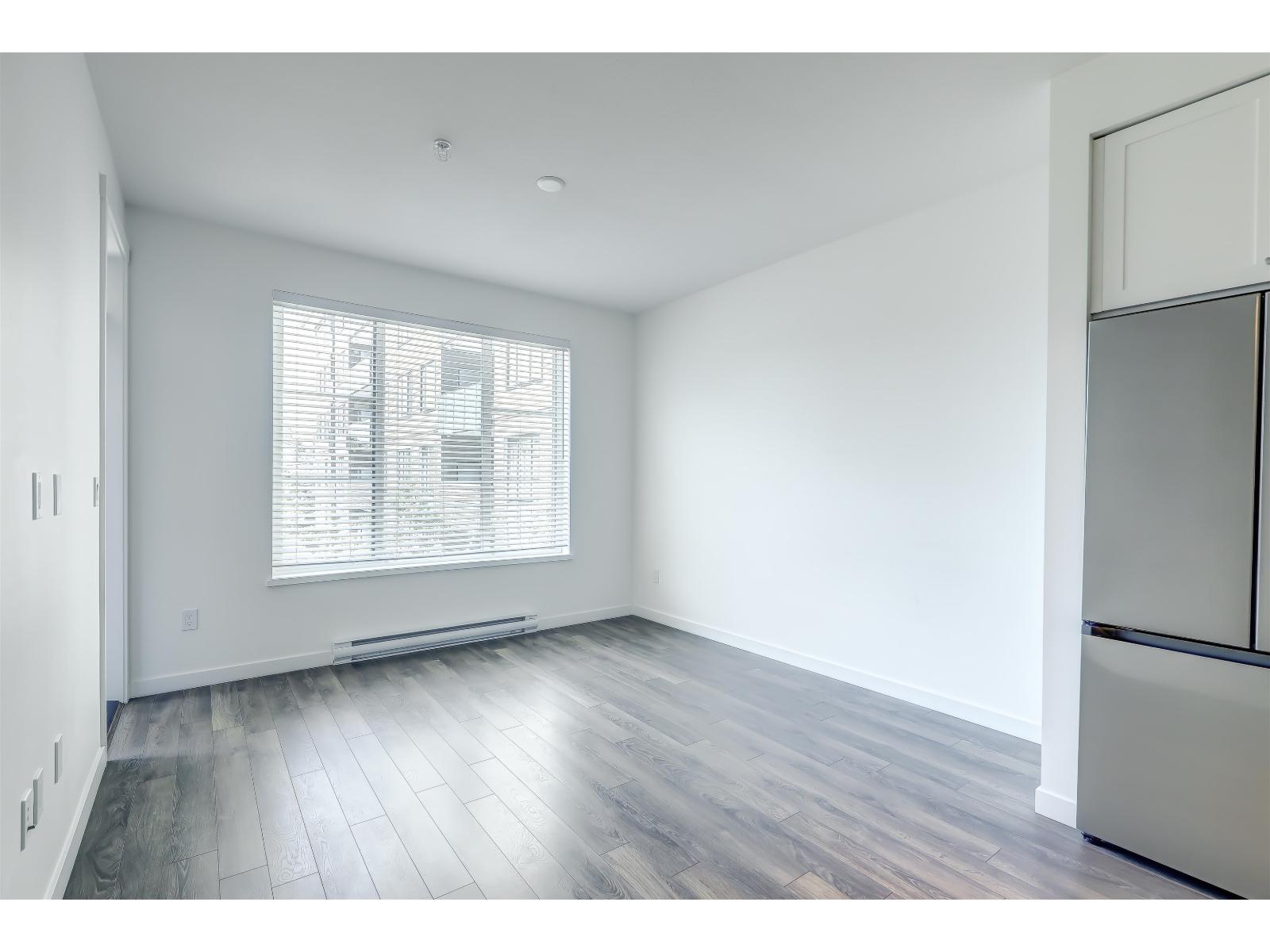 215 15825 85 AVENUE