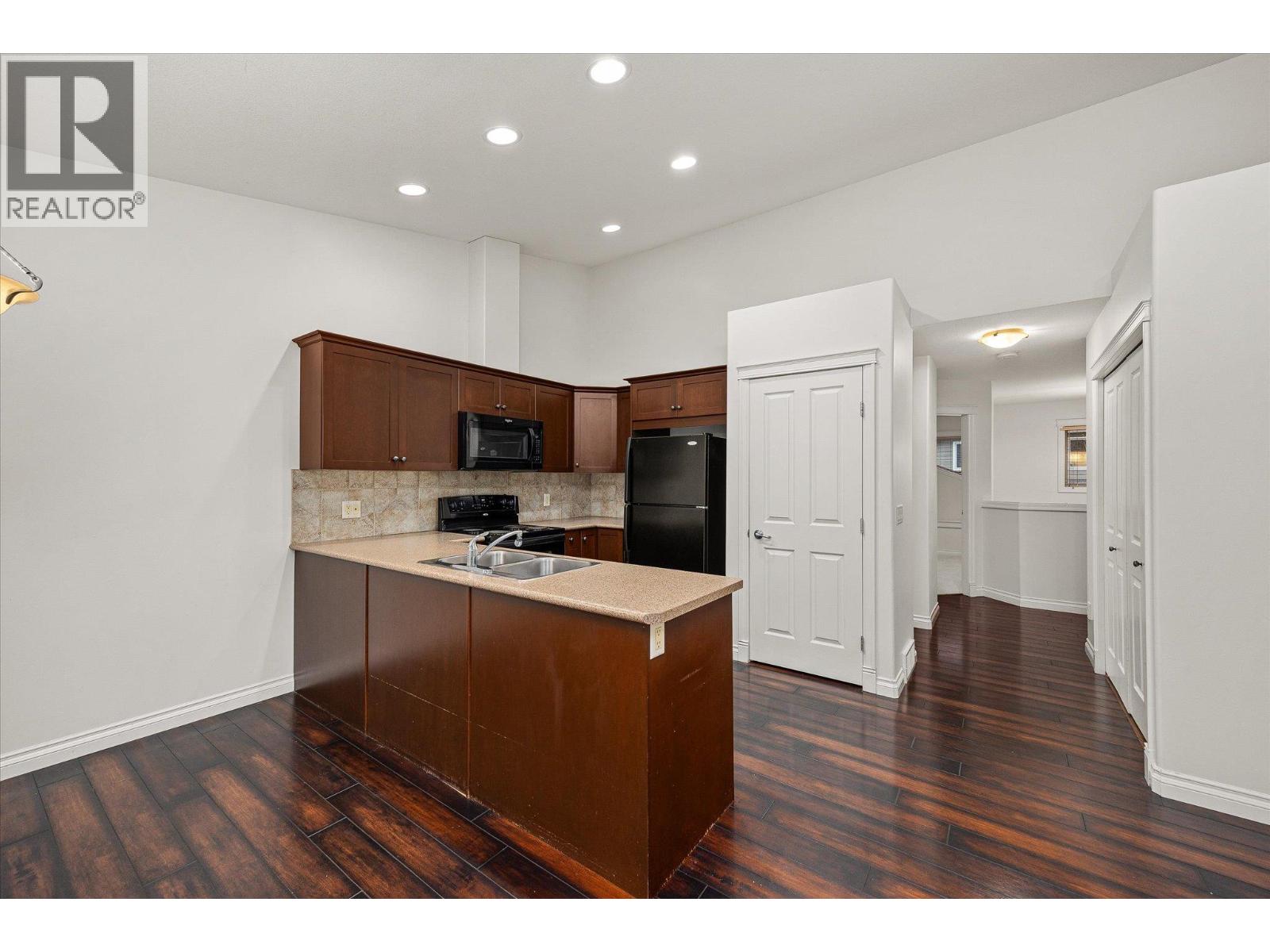 245 Snowsell Street Unit# 111