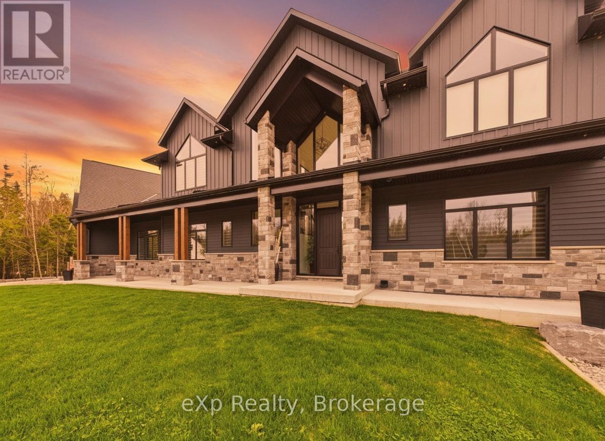 36 LAKESIDE WOODS CRESCENT
