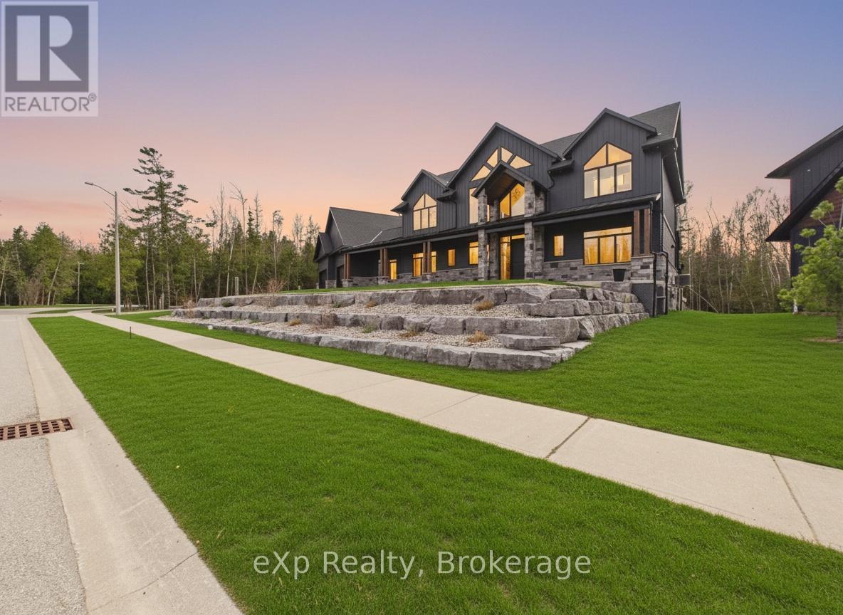 36 LAKESIDE WOODS CRESCENT