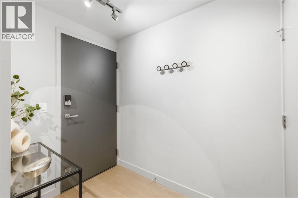 1906, 1010 6 Street SW