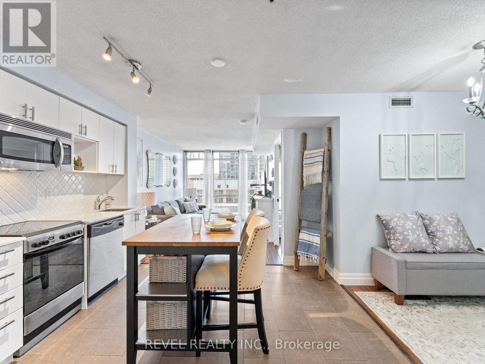1208 - 15 FORT YORK BOULEVARD E