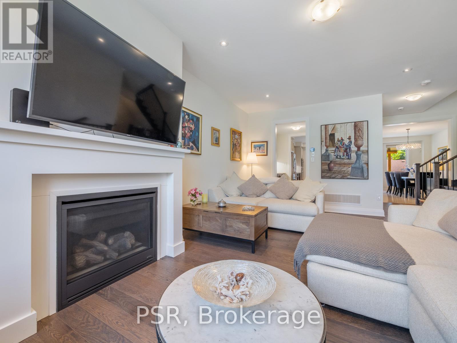 23 HOLLYHOCK COURT