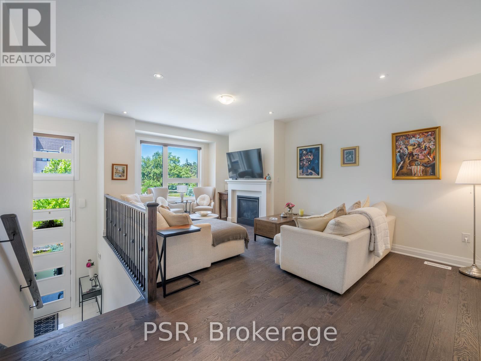 23 HOLLYHOCK COURT