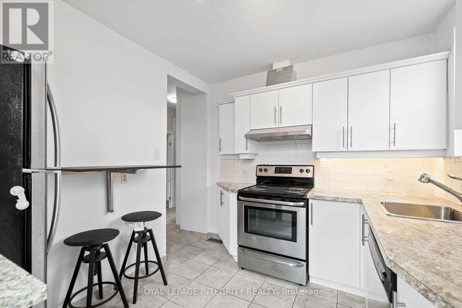 2 - 172 COBOURG STREET