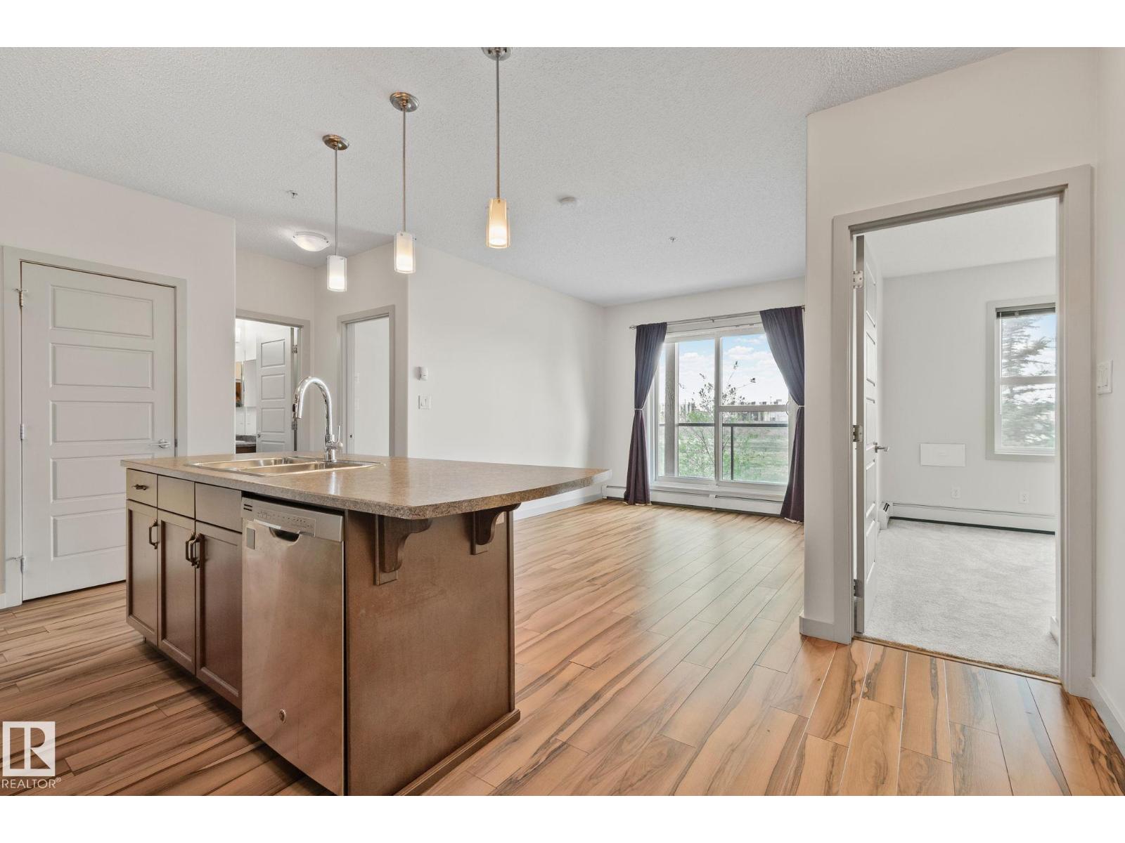 #218 320 AMBLESIDE LI SW
