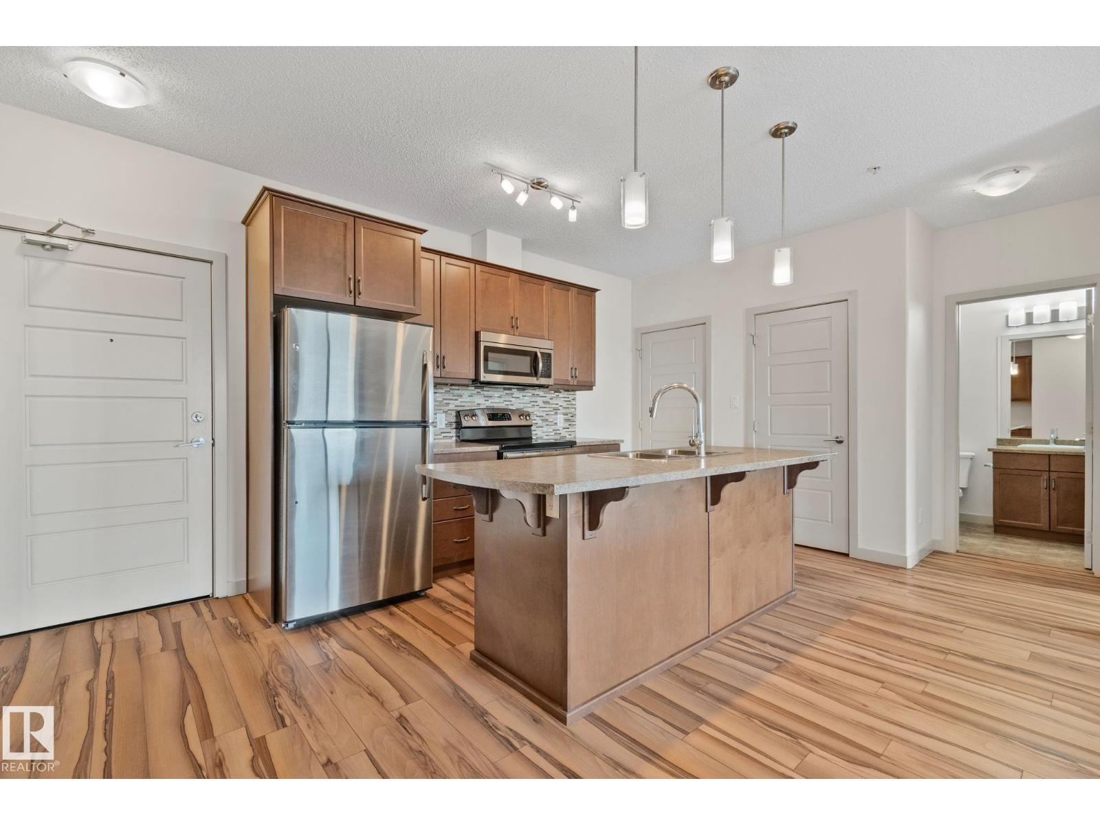 #218 320 AMBLESIDE LI SW