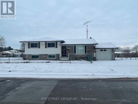 6826 STOKES STREET N Niagara Falls (Dorchester) ON L2G2H3