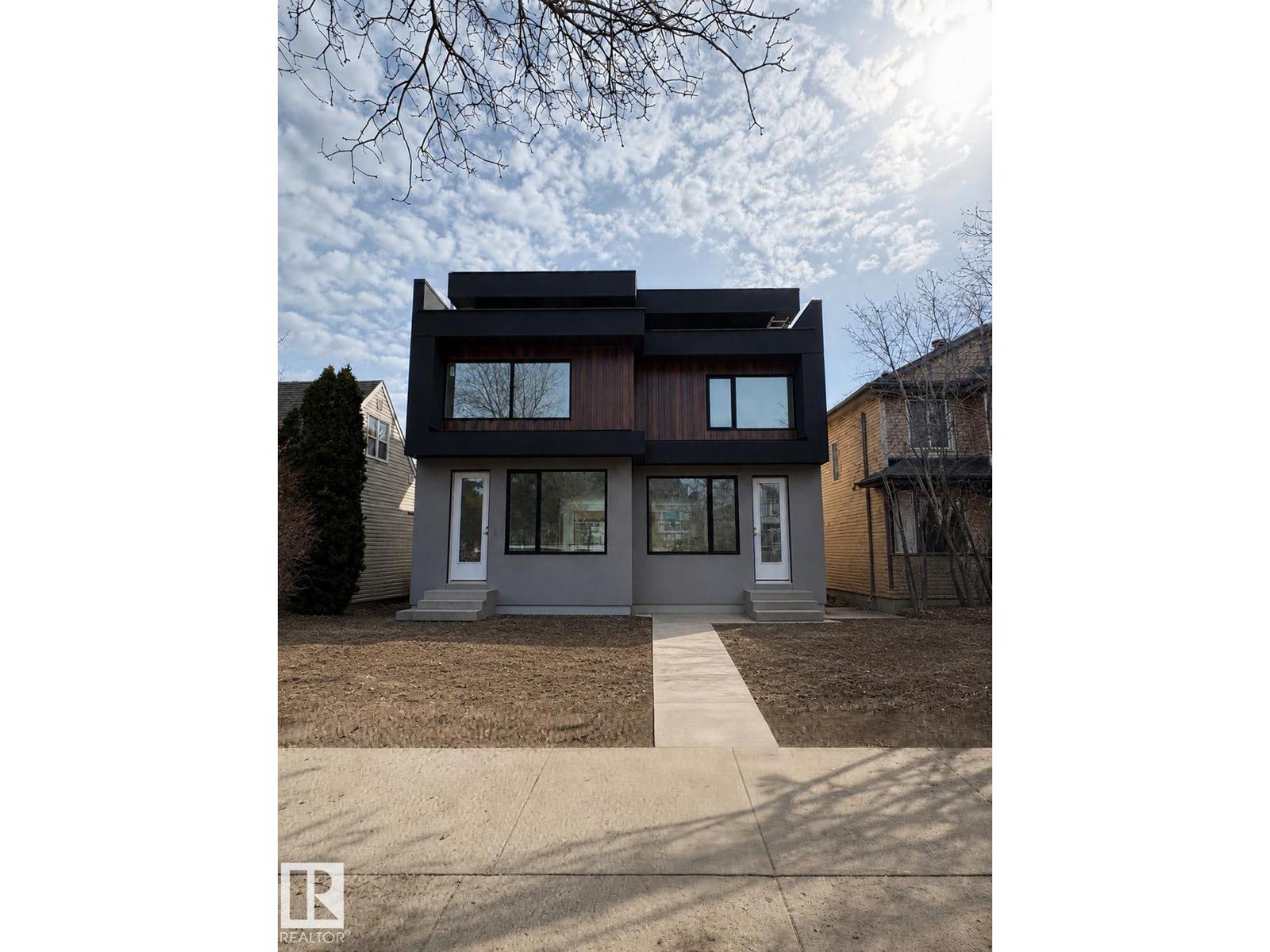 9007 92 ST NW