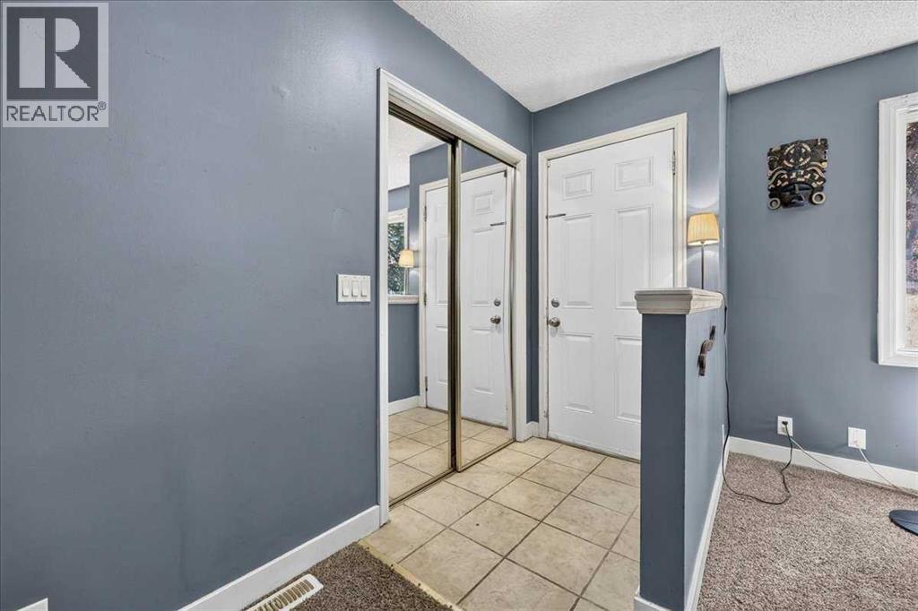 136 Templeview Place NE