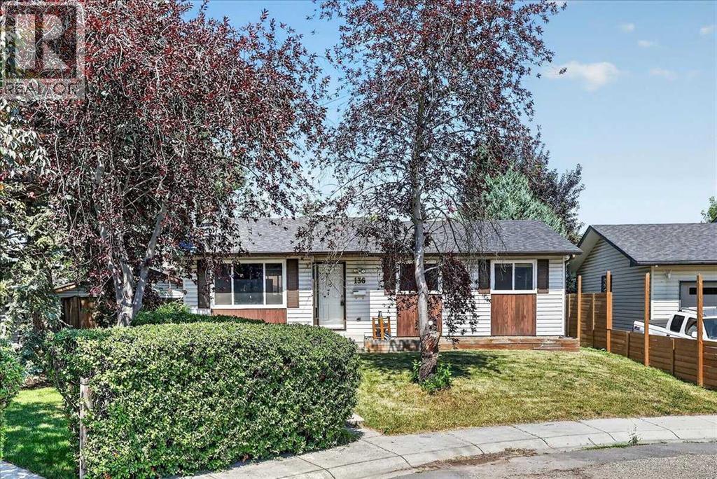 136 Templeview Place NE