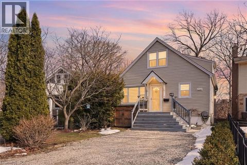 40 RUNCORN Street St. Catharines ON L2M1N8