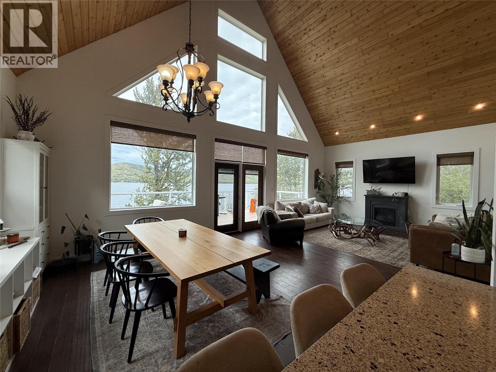 6986 South Moberly Lake Road