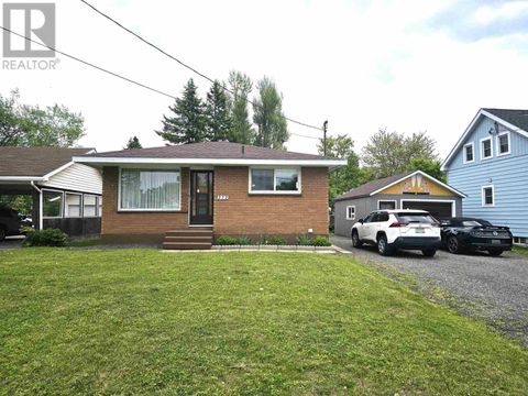 272 Laurier AVE Sault Ste Marie ON P6C5J2