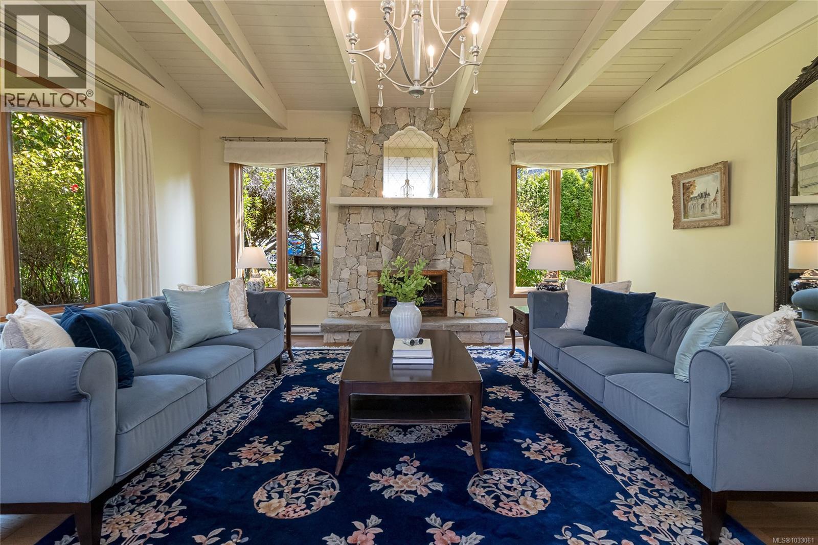 2557 Annabern Cres