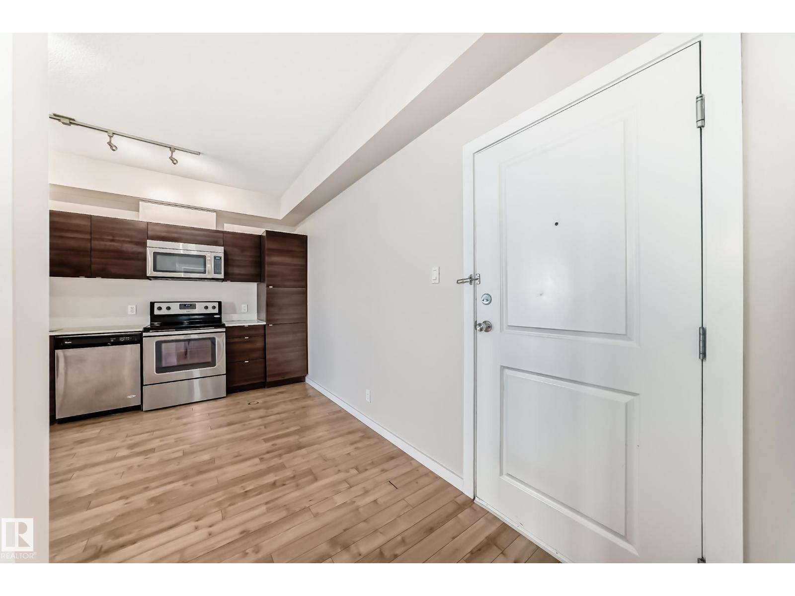 #413 9519 160 AV NW