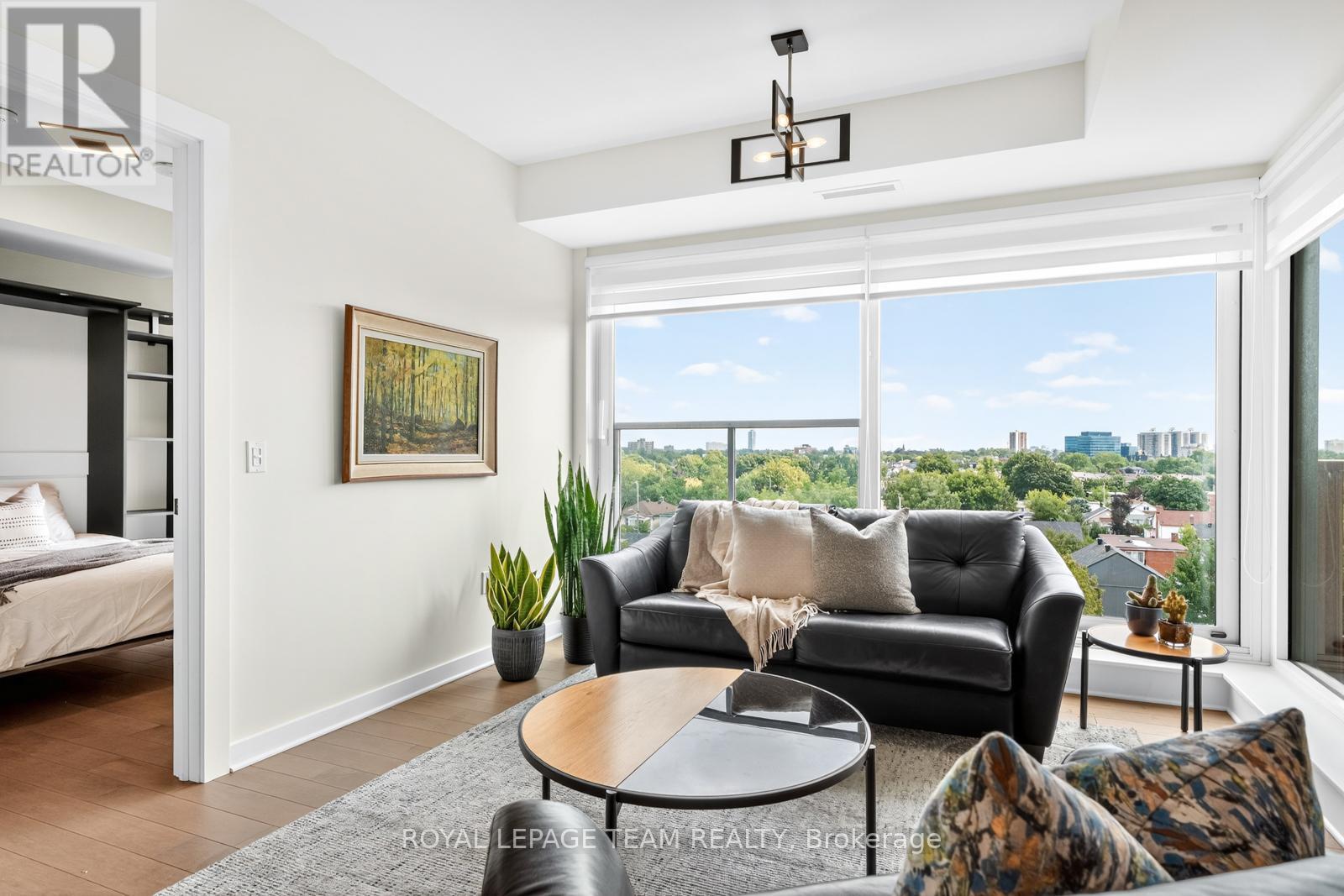 608 - 135 BARRETTE STREET