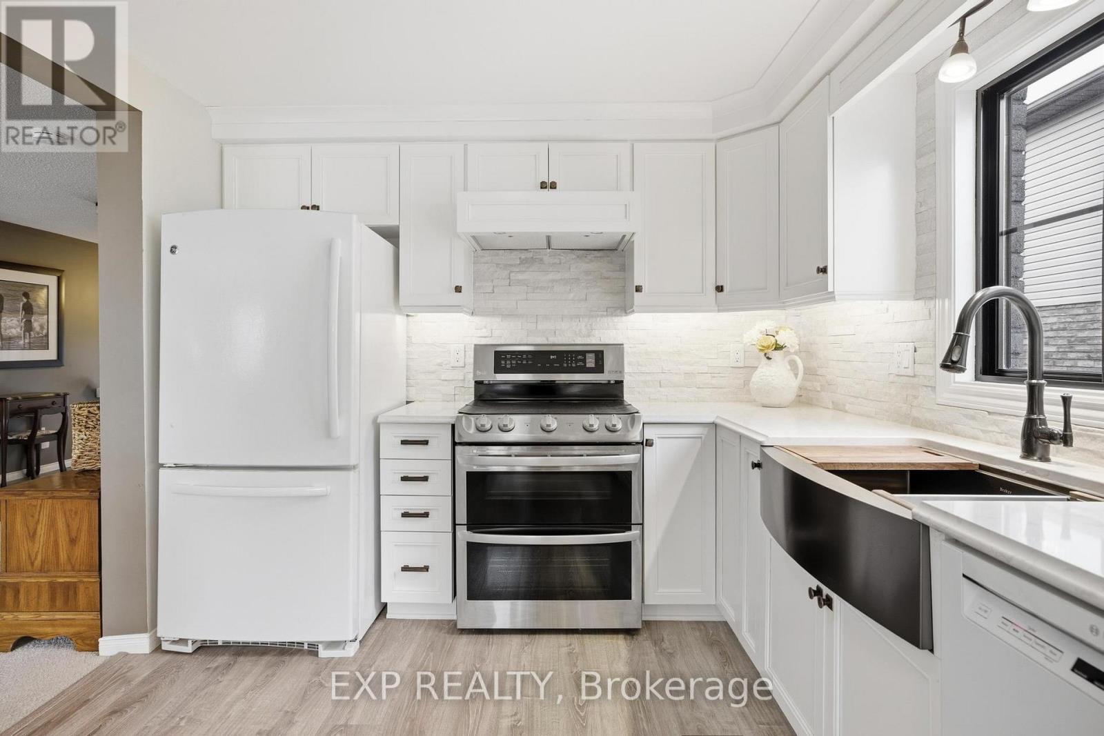 733 BREAKWATER CRESCENT