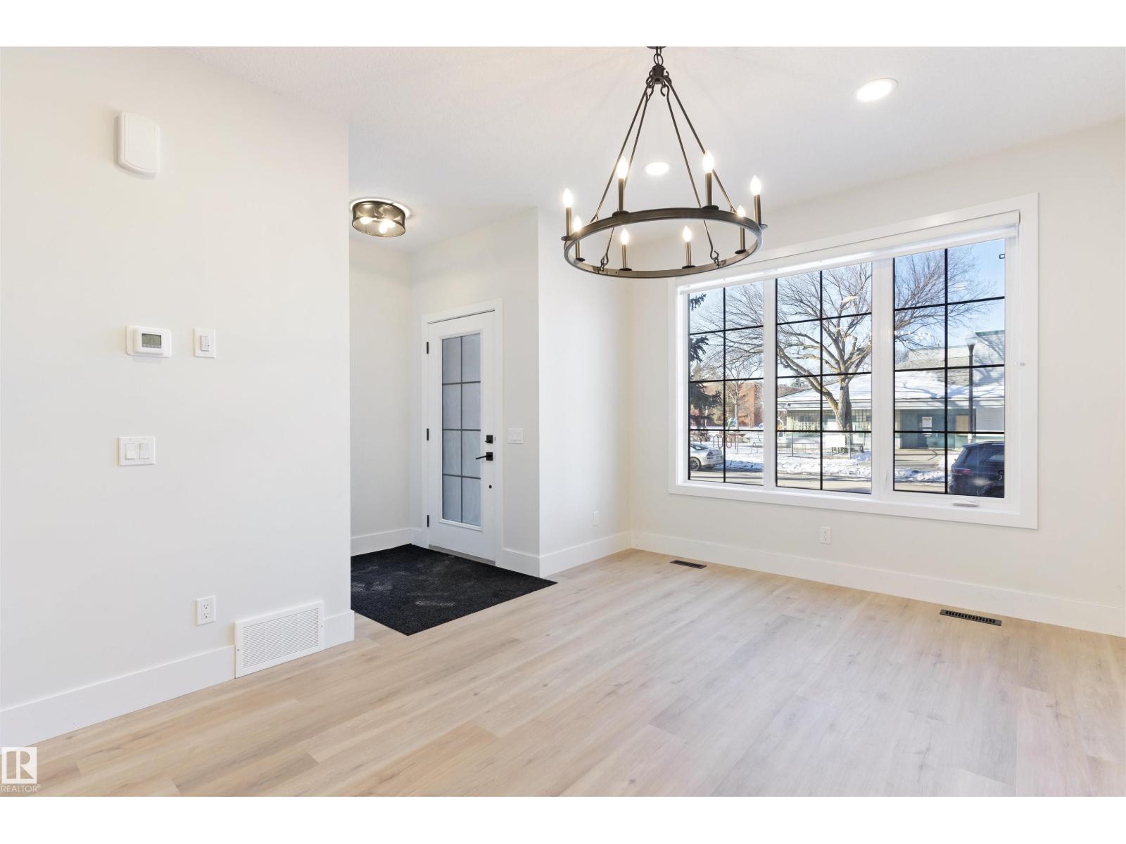 10419 136 ST NW