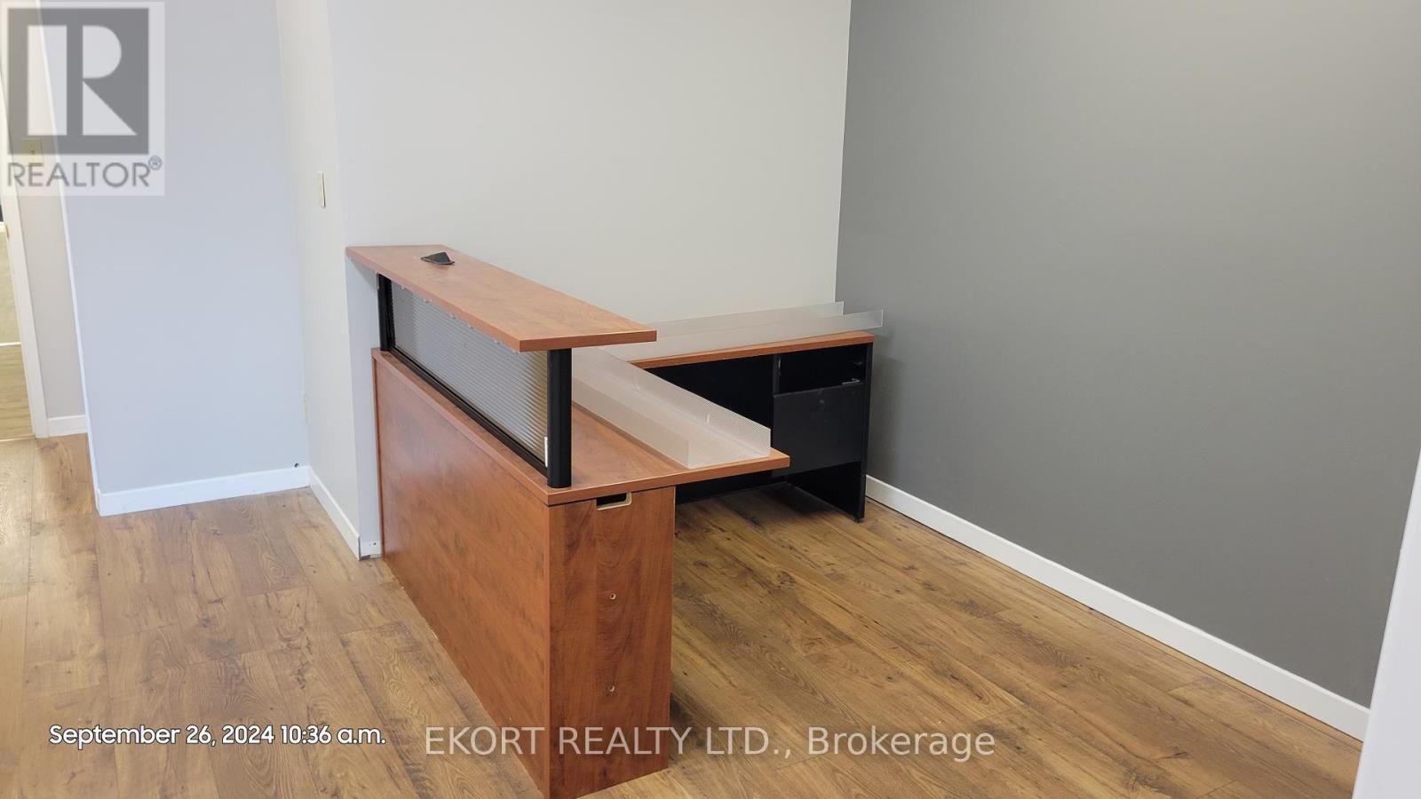 200 - A-82 DUNDAS STREET W