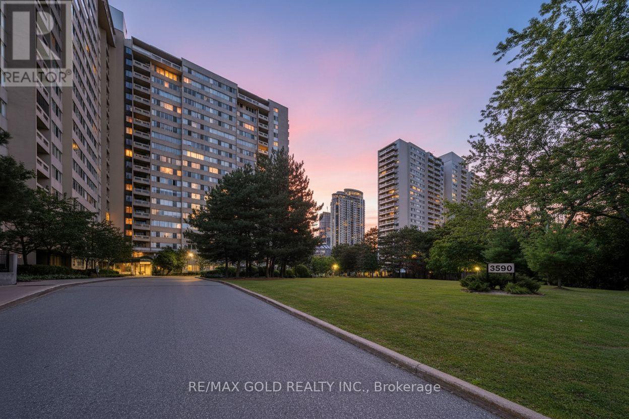 1913 - 3590 KANEFF CRESCENT