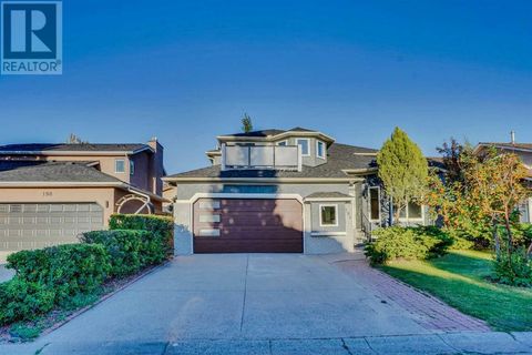 194 Woodbriar Circle SW Calgary AB T2W6A7
