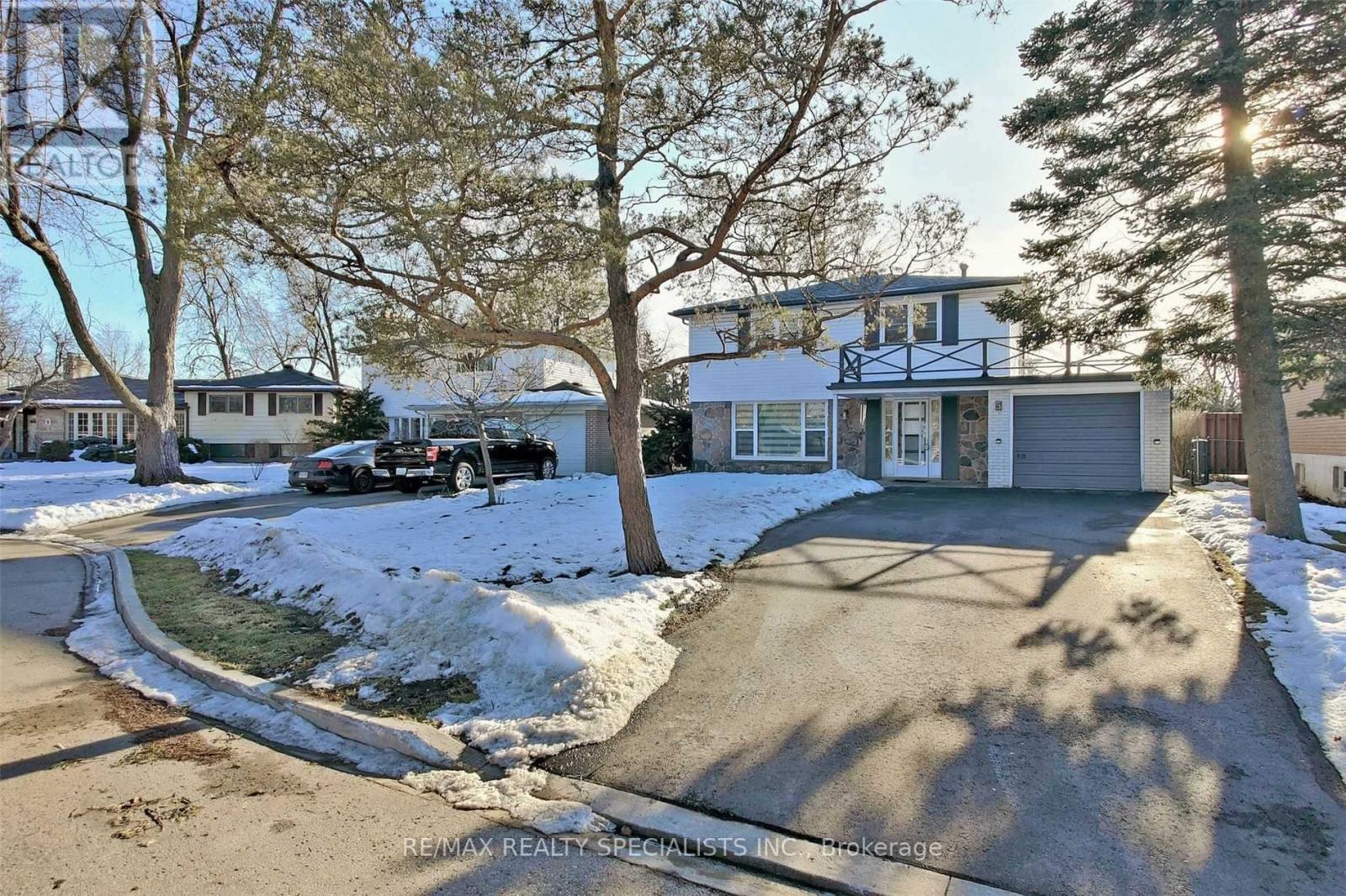 5 NORVAL CRESCENT