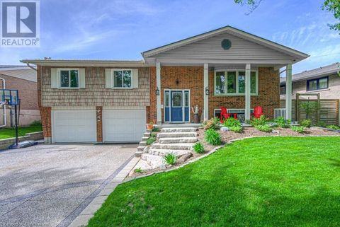 6 HASTINGS Court Baden ON N3A2T1
