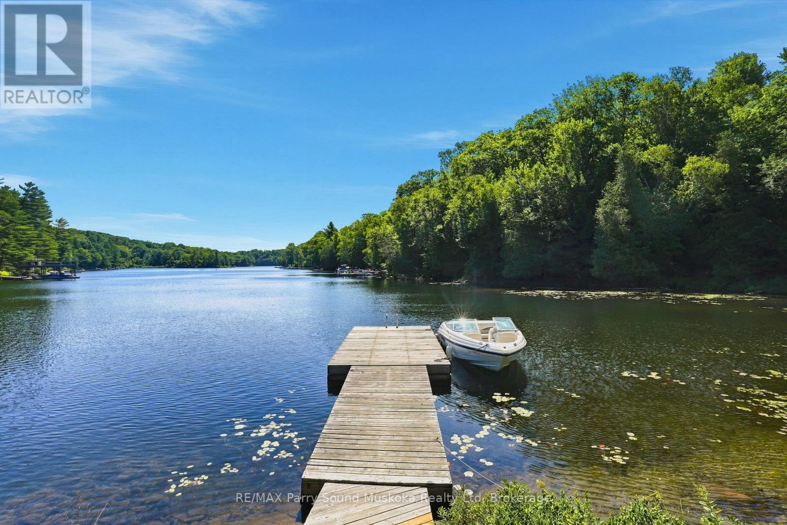 889 185 WA HORSESHOE LAKE