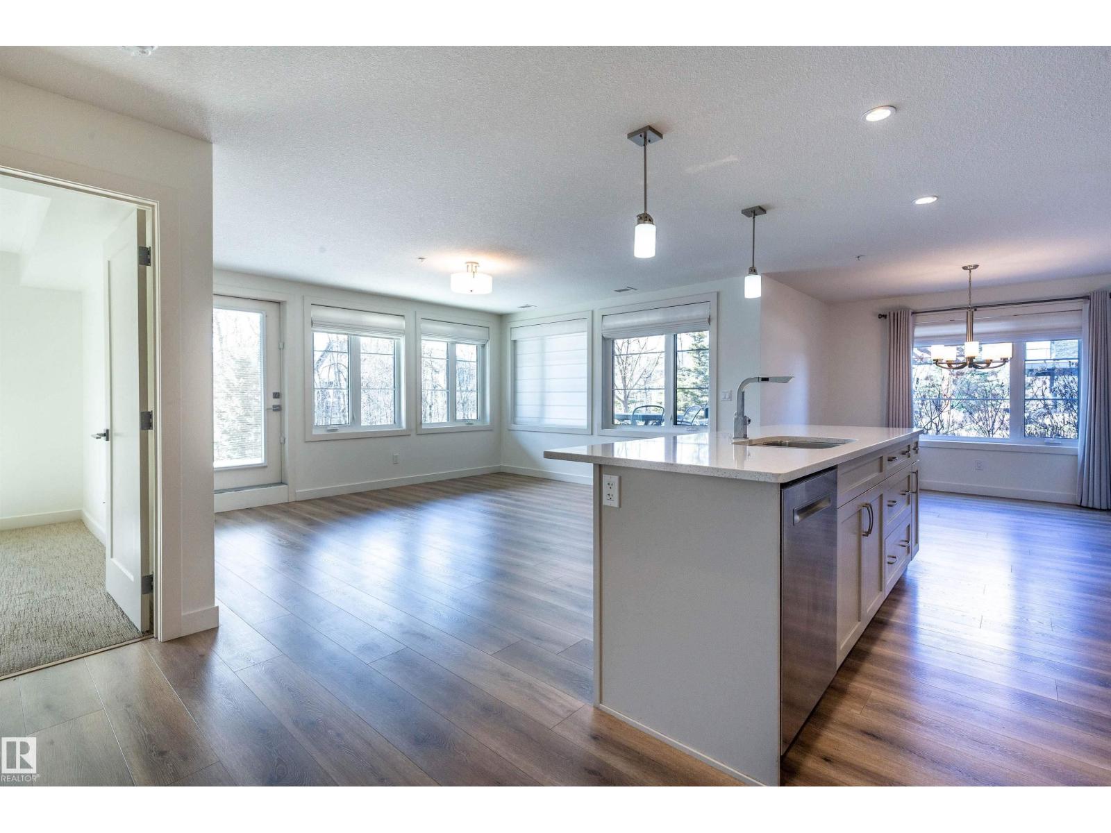 #108 5025 EDGEMONT BV NW