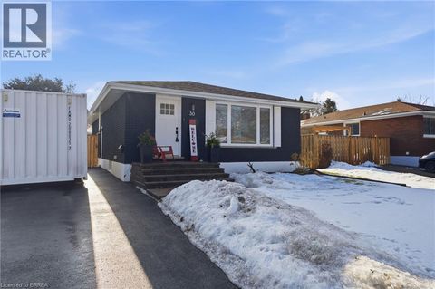 30 ALLANTON Boulevard Brantford ON N3R3C1