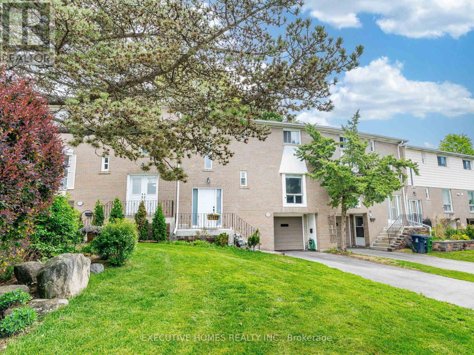 210 - 55 RAMEAU DRIVE E