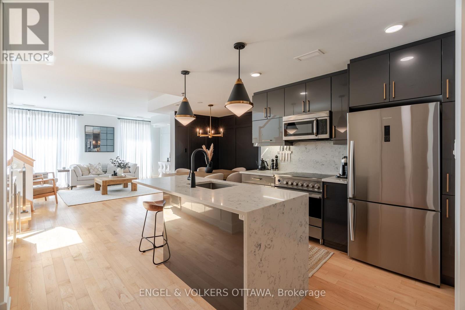 218 - 197 LISGAR STREET