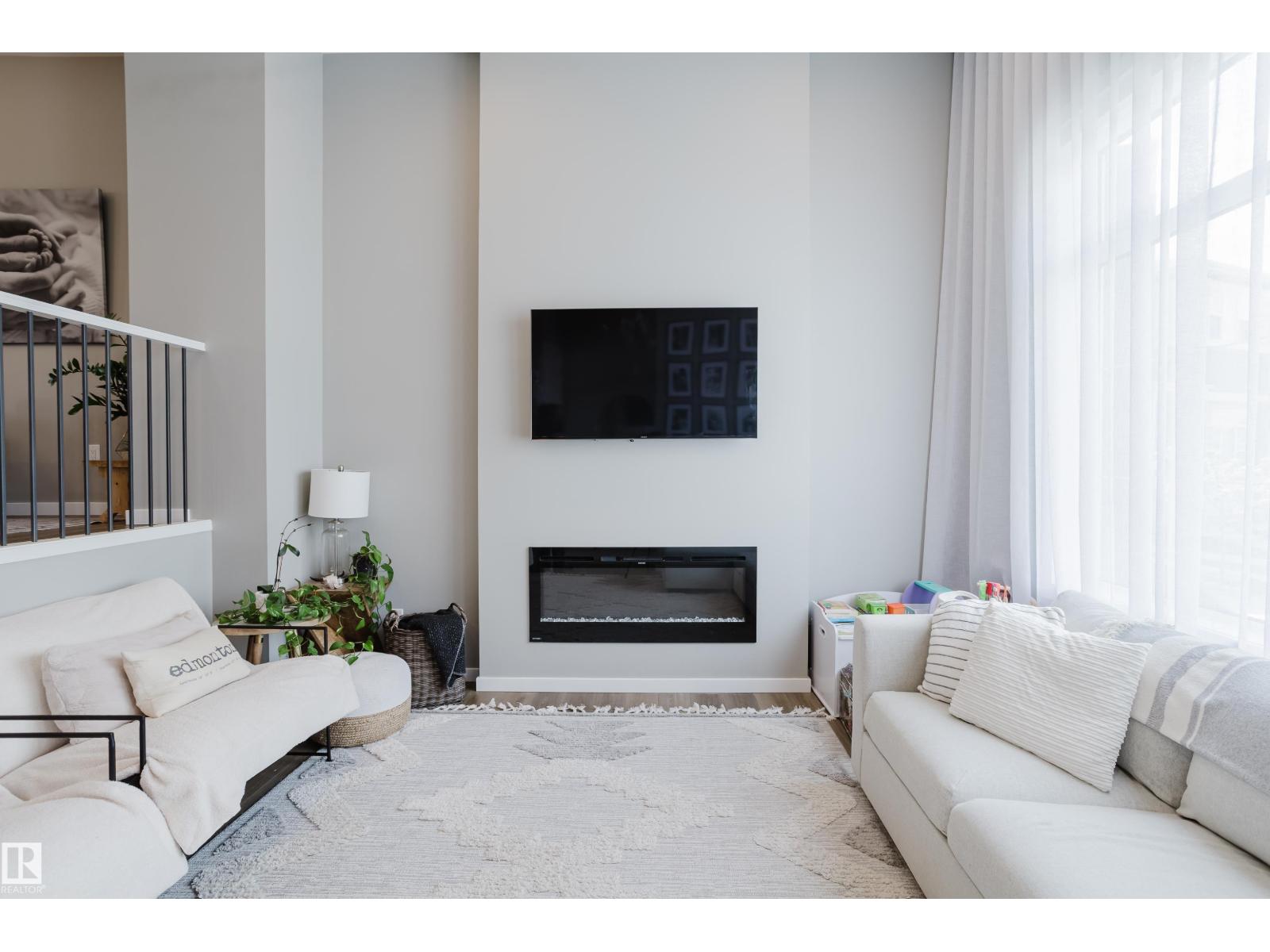 411 37 AV NW