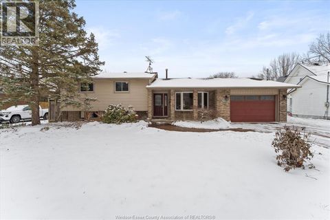 1935 CANARD DRIVE LaSalle ON N9J2S7